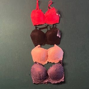 Intimates sofra. 32A. Push-up. Red/pink. Black. Light pink. Purple.